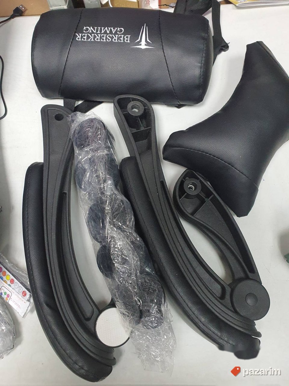 RGB Gejmerska Stolica do 150kg Crna- Berserker 3