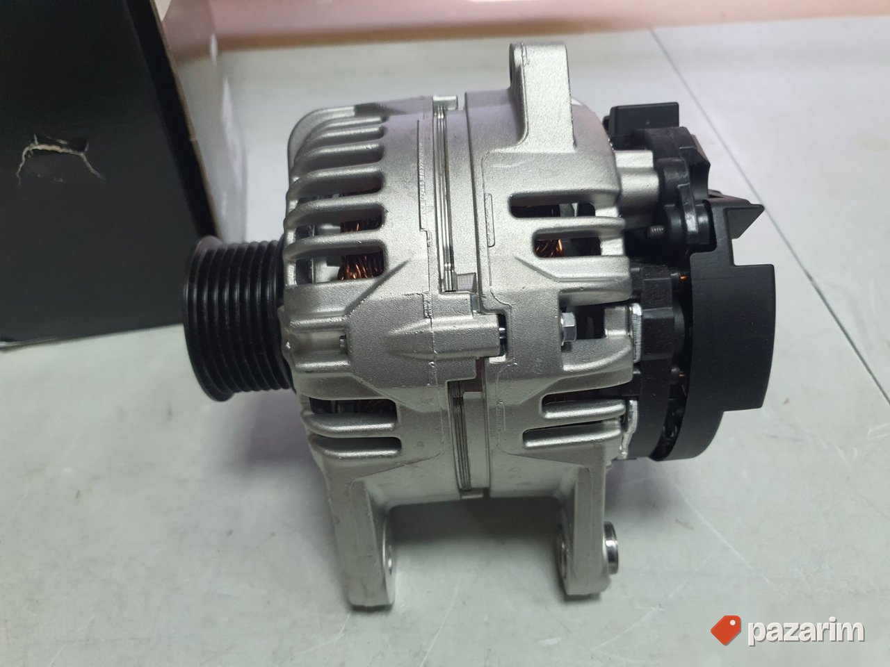 Alternator BOSCH 0 124 325 176 za Renault 8